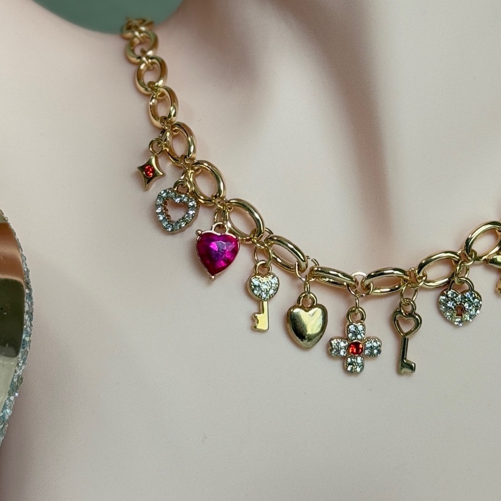 Chic Gold Necklace with Charms - Picture 5 of 5